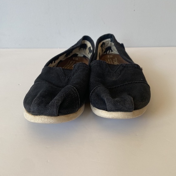 TOMS black classic slip on canvas shoes - Picture 10 of 10
